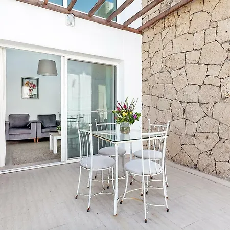 Seaview Selvi Village Apt * Βασίλεια